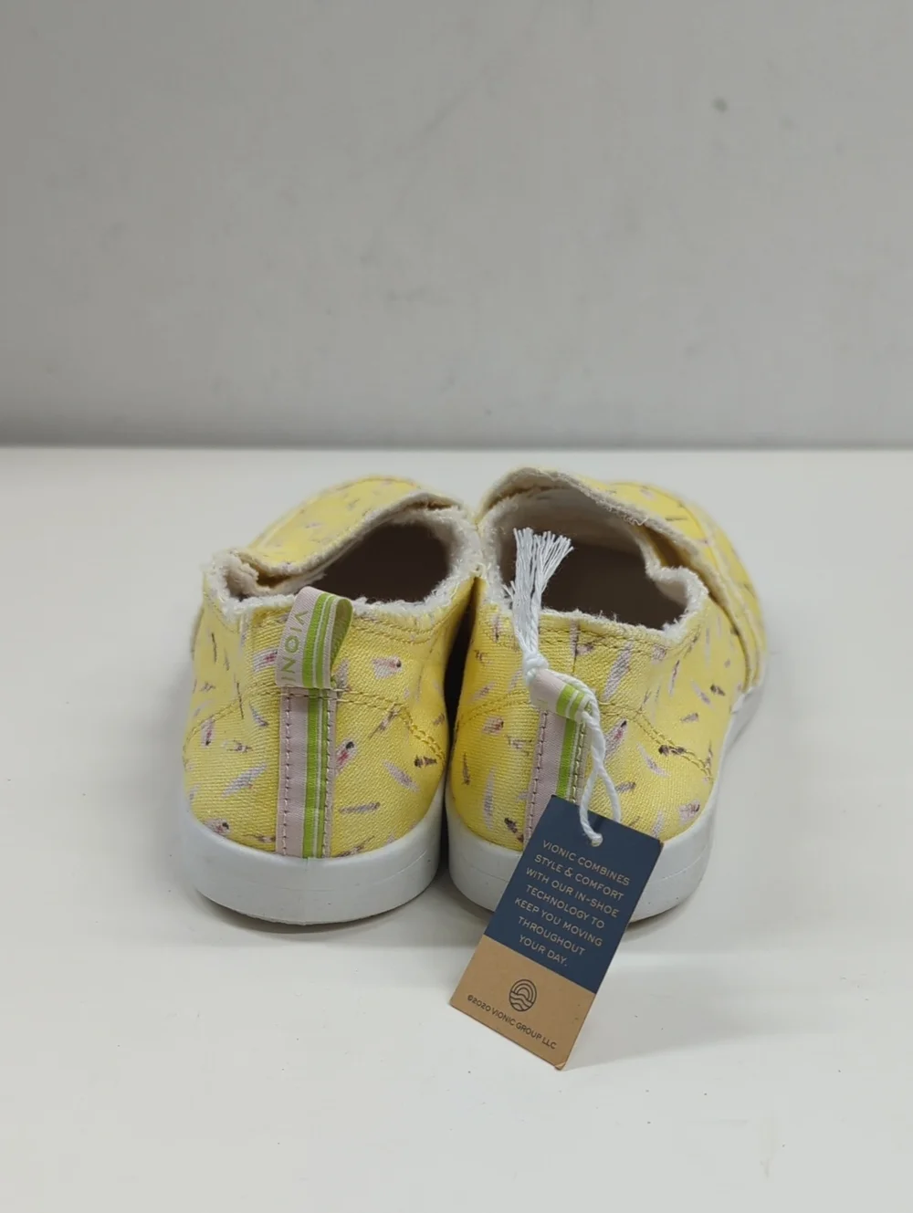 New Vionic Beach Malibu Slip-On Canvas Sneakers Women's Size 5